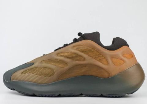 Кроссовки Adidas Yeezy Boost 700 v3 Copper Fade