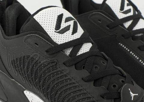 Кроссовки Nike Black / White