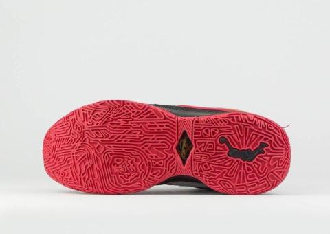 Кроссовки Nike LeBron 20 Bred