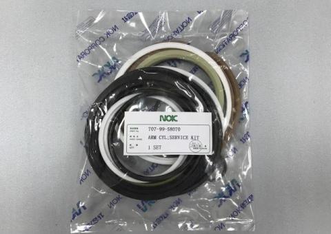 Рeмкoмплeкт  г/ц рукояти 707-99-58070 на Komatsu PC220-7 NOK