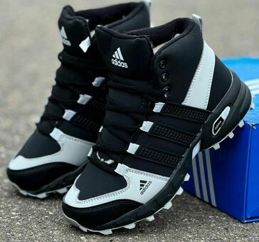 Кроссовки фирма Adidas