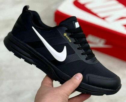 Фирменные  кроссовки Nike