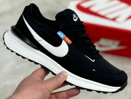 Кроссовки Nike. 44 р
