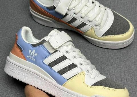 Кроссовки.  Фирма Adidas. 42
