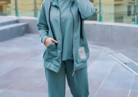 Продам спортивный костюм