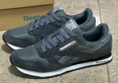 Кроссовки Reebok.