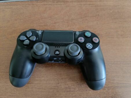Геймпад для PS4 черного цвета