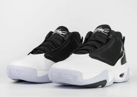 Кроссовки Nike Air Jordan Max Aura 4 Black / White