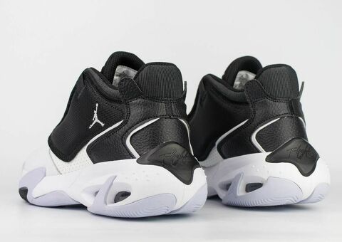 Кроссовки Nike Air Jordan Max Aura 4 Black / White