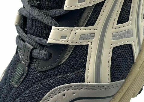 кроссовки Asics