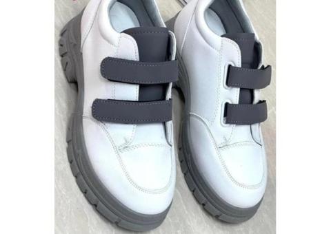 Кроссовки удобные 40