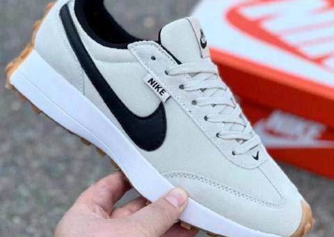 Кроссовки Nike фирменные