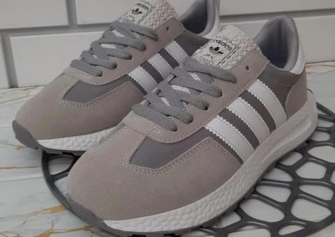 Кроссовки Adidas