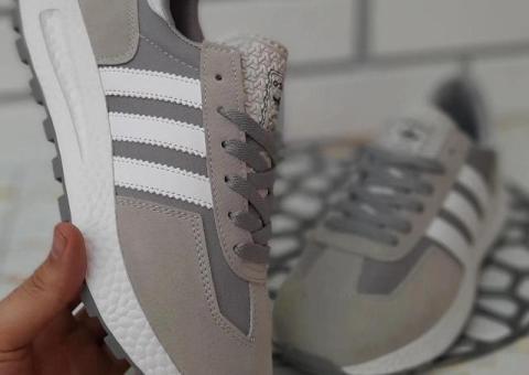 Кроссовки Adidas