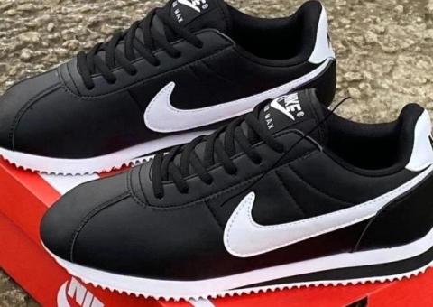Кроссовки. Фирма Nike. мужские