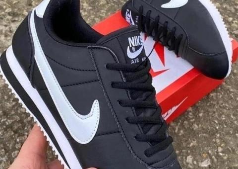 Кроссовки. Фирма Nike. мужские