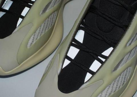 Кроссовки Adidas Yeezy Boost 700 v3 Azael